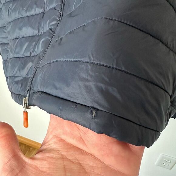 SAVE THE DUCK Men’s Navy Quilted Ultra Light Zip Hooded Jacket - Picture 8 of 11